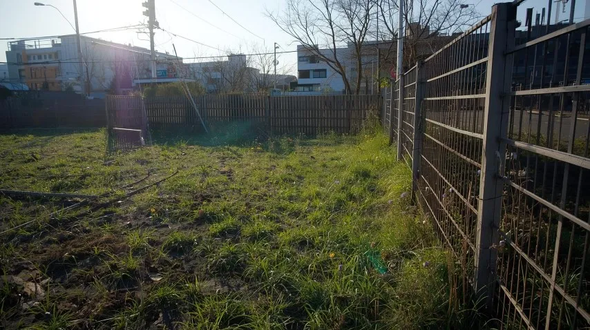 売却を検討する空き地